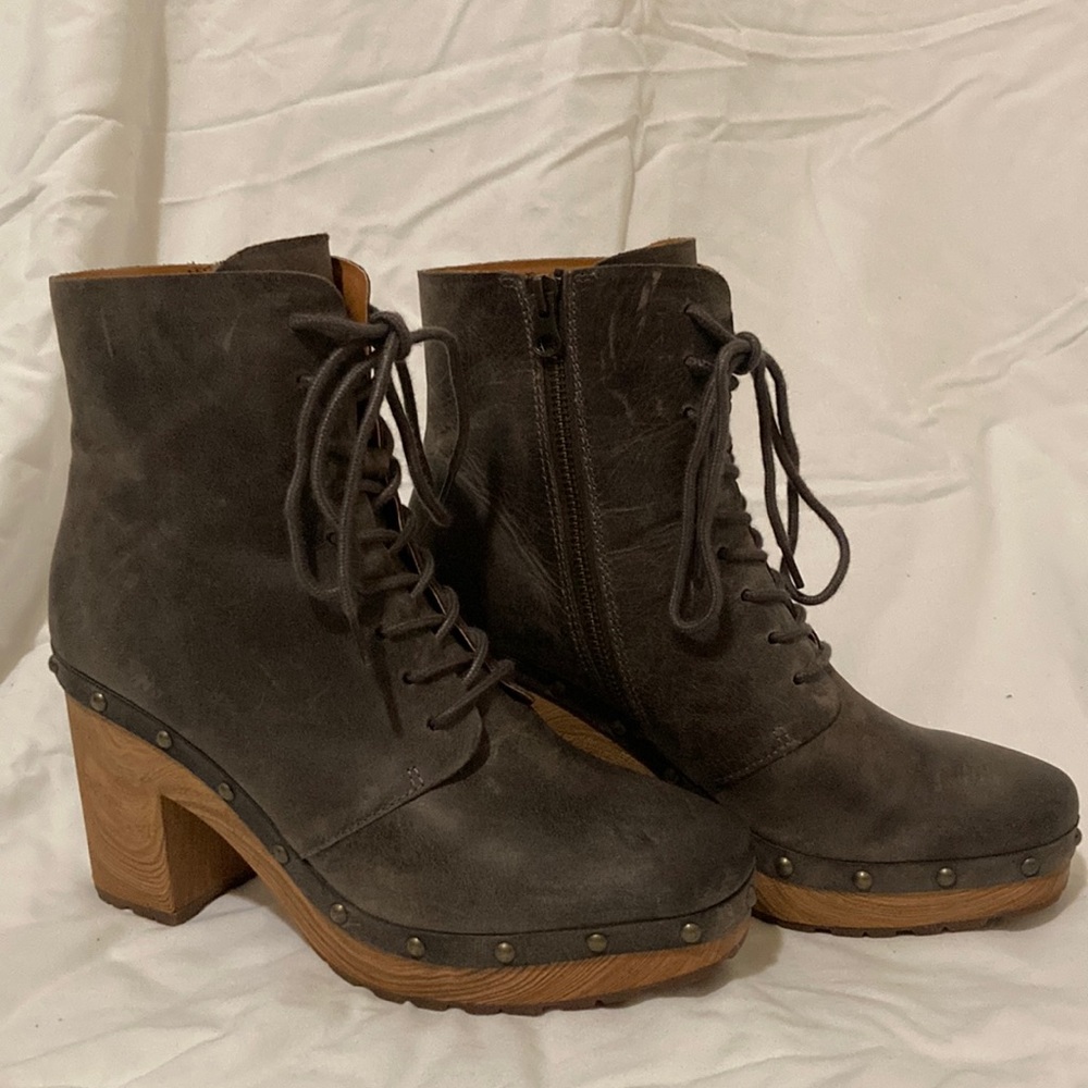 Kork-Ease Women’s Sherborn High Heel Boots (size 8.5)